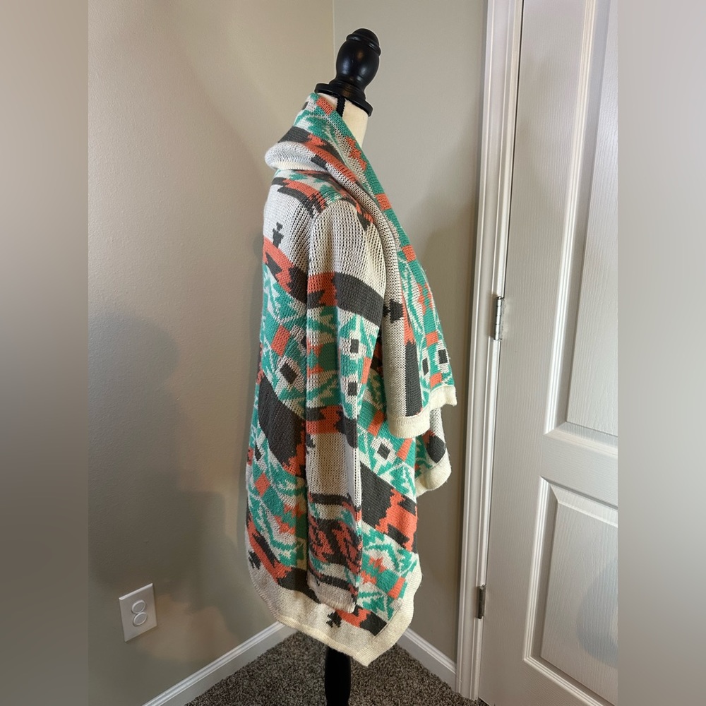 Alice Moon Size Small Aztec pattern Cardigan - Picture 2 of 5